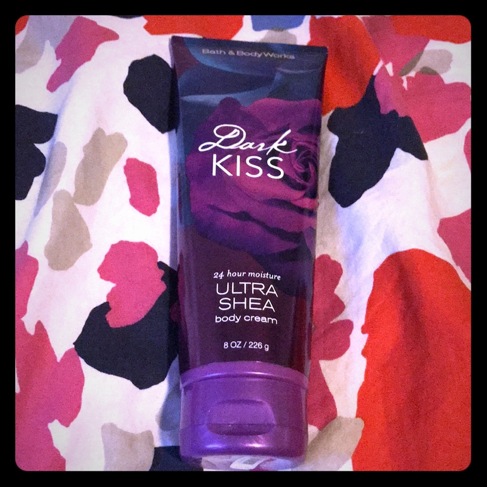 Bath and Body Works Dark Kiss Shea Body Cream